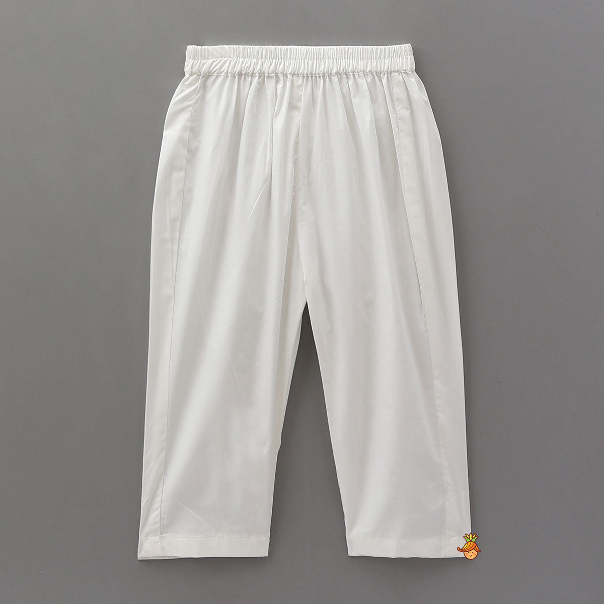 Pre Order: Chain Embellished Kurta And Pyjama