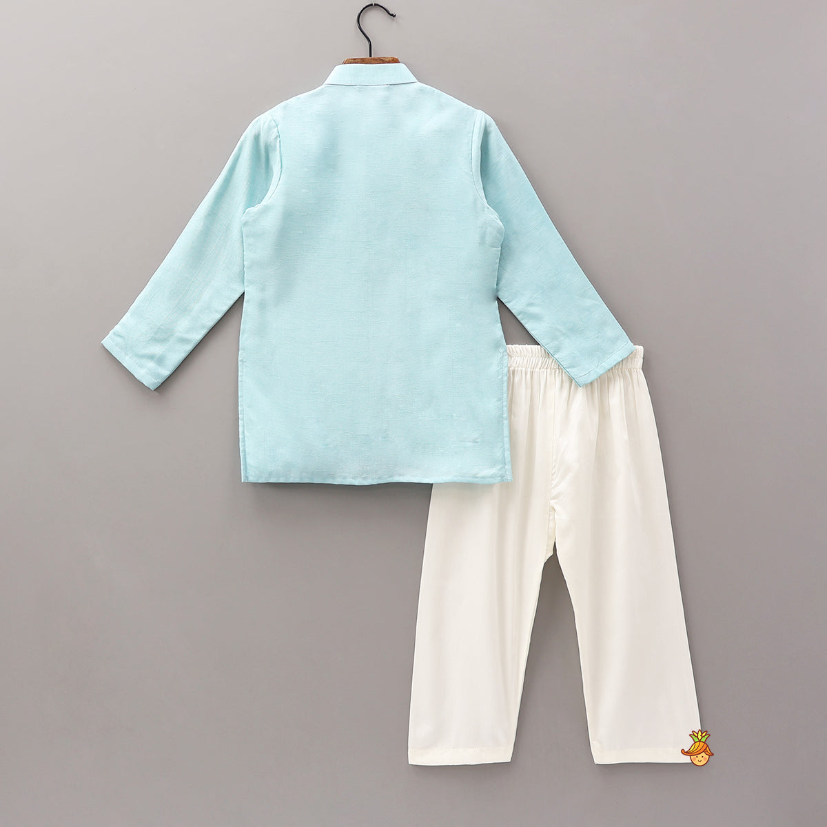 Pre Order: Thread Embroidered Ethnic Kurta With Pyjama