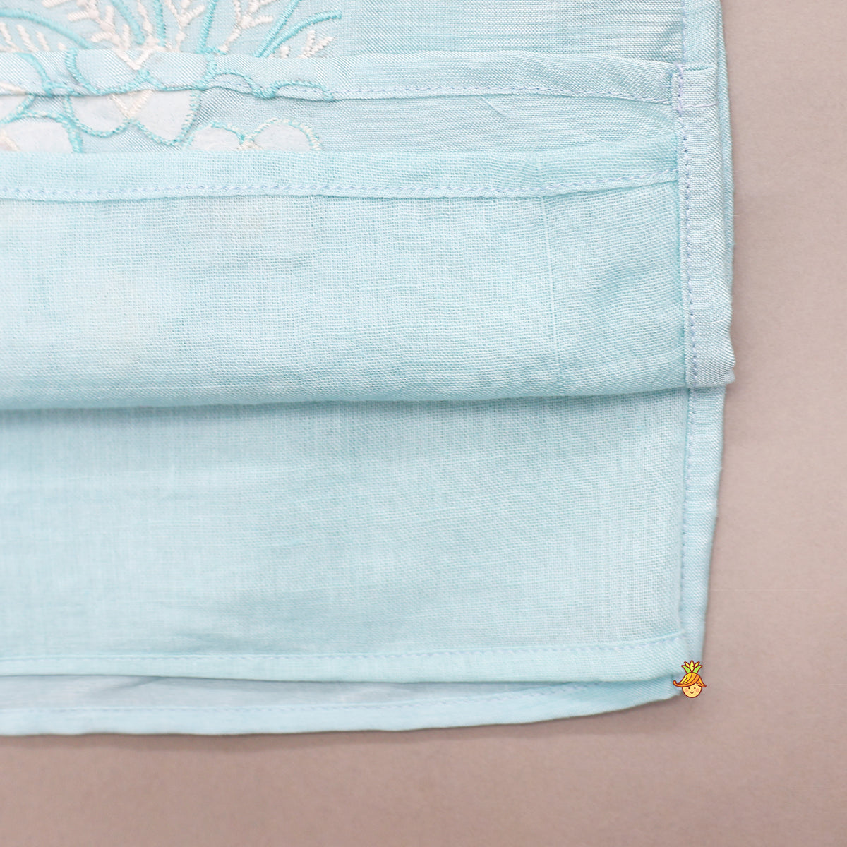 Pre Order: Thread Embroidered Ethnic Kurta With Pyjama