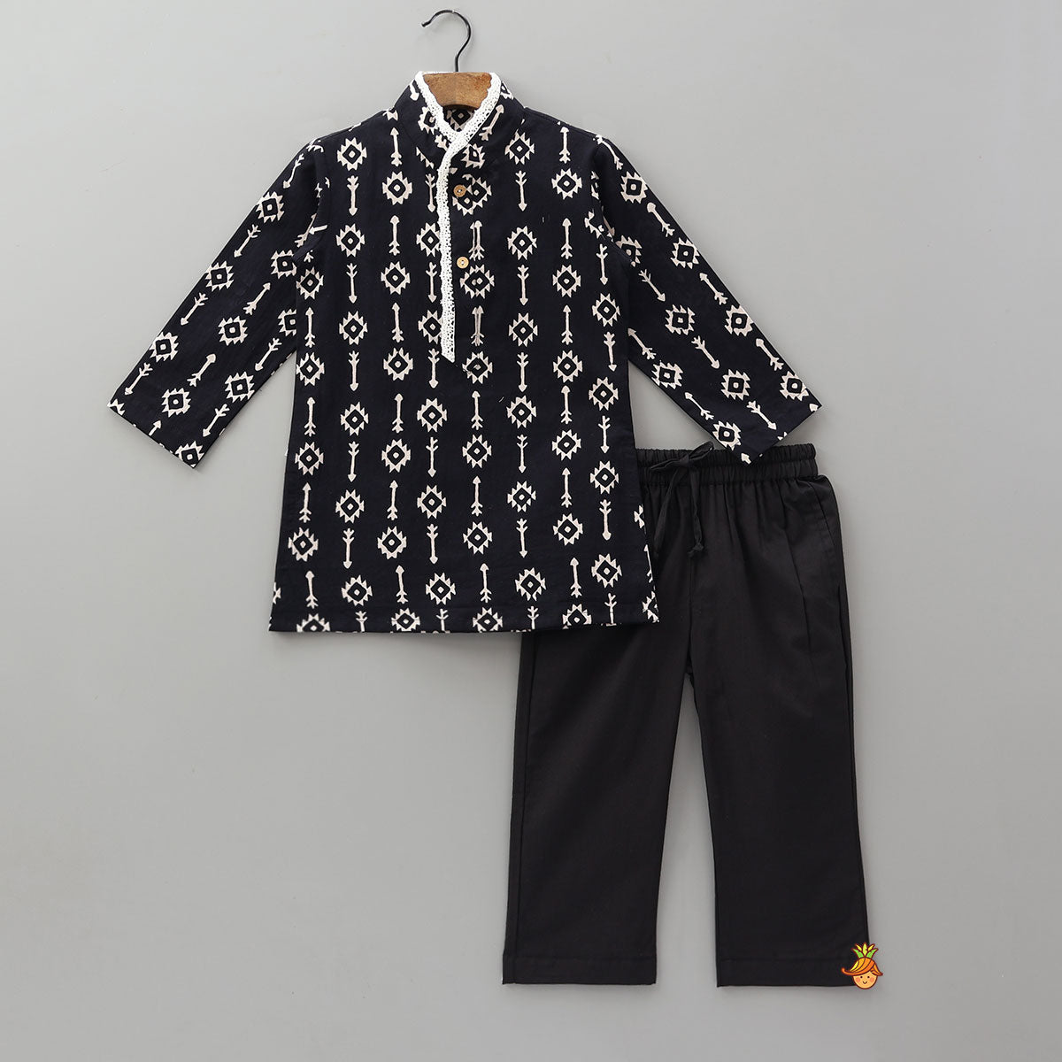 Pre Order: Printed Pocket Detail Ethnic Kurta With Pyjama