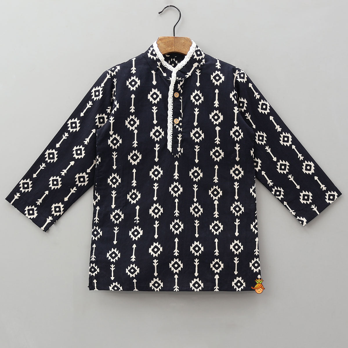 Pre Order: Printed Pocket Detail Ethnic Kurta With Pyjama