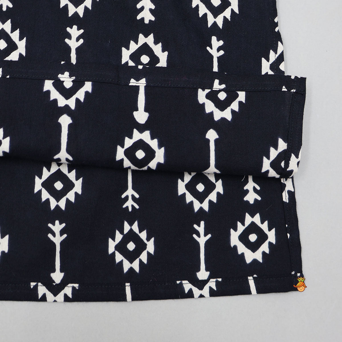 Pre Order: Printed Pocket Detail Ethnic Kurta With Pyjama