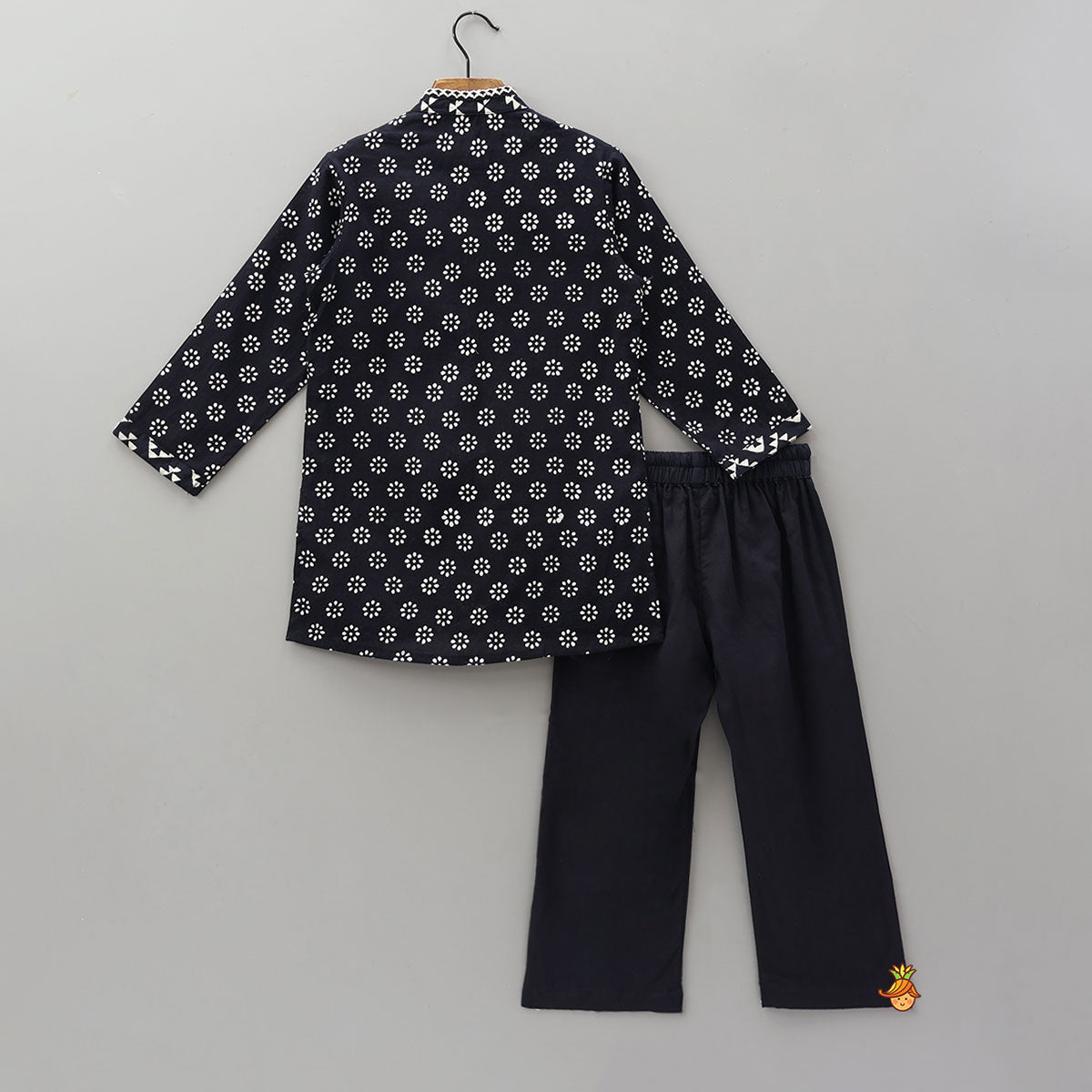 Pre Order: Zig-Zag And Floral Printed Kurta With Pyjama