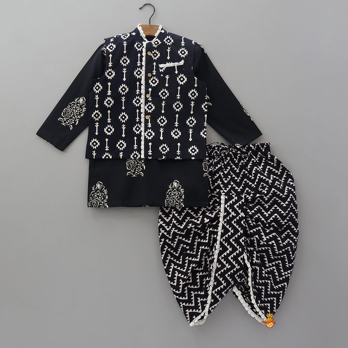 Pre Order: Ethnic Kurta With Front Pocket Jacket And Dhoti