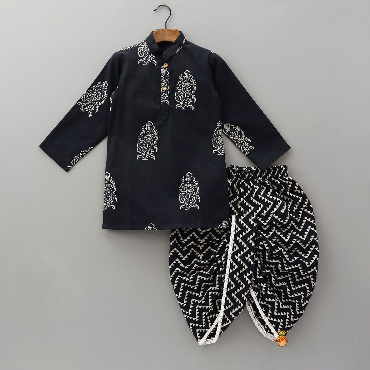 Pre Order: Ethnic Kurta With Front Pocket Jacket And Dhoti