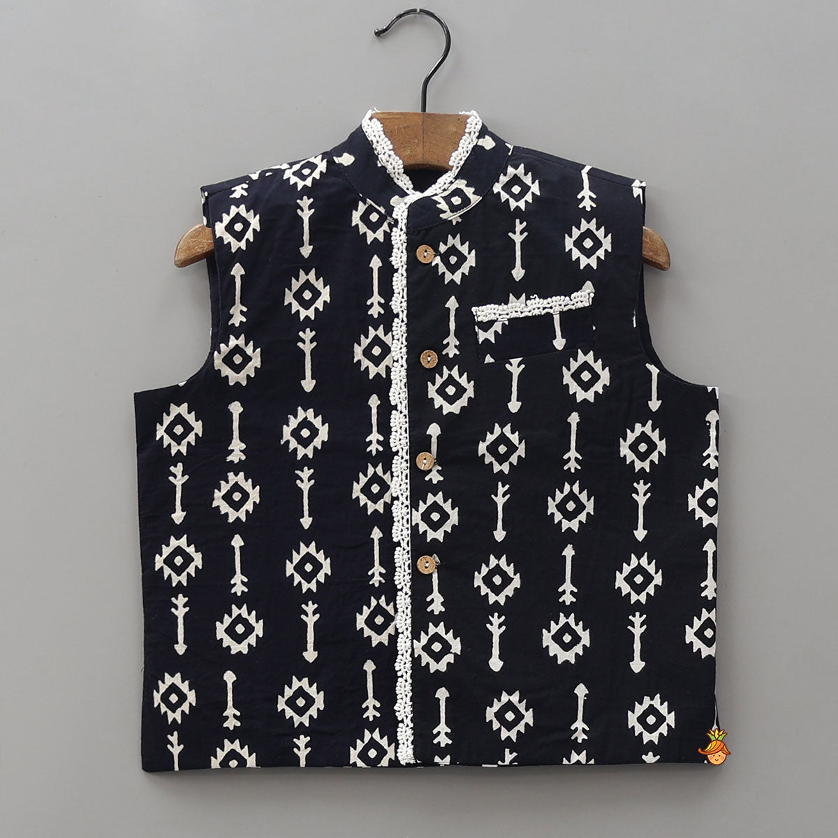 Pre Order: Ethnic Kurta With Front Pocket Jacket And Dhoti