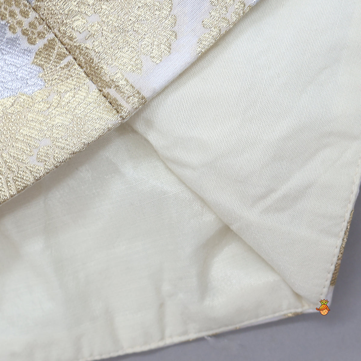 Pre Order: Ethnic Kurta With Brocade Front Open Jacket And Pyjama