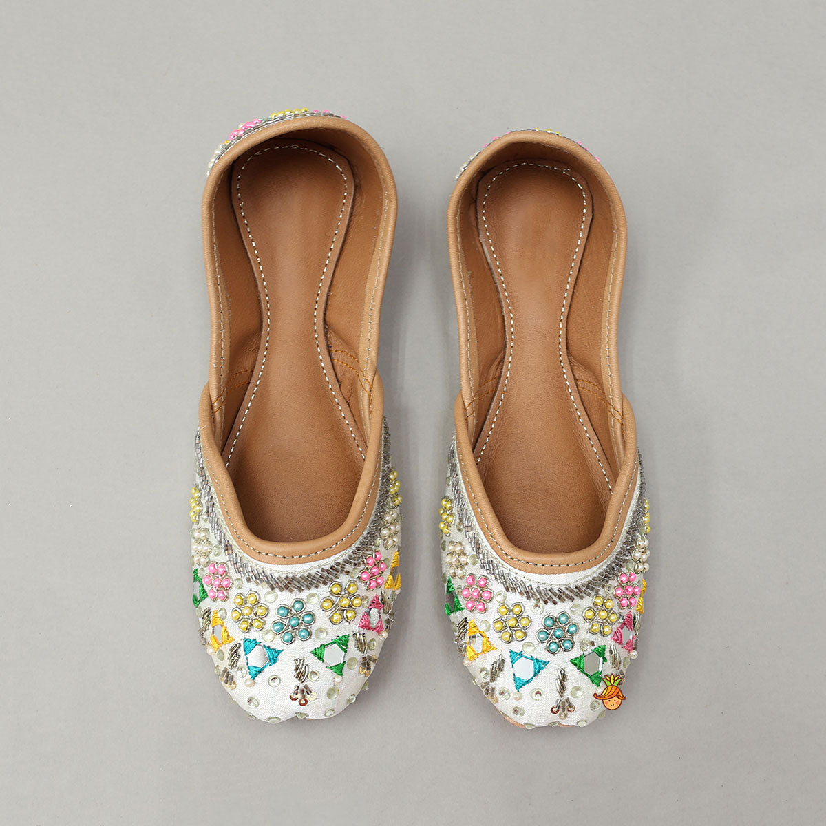 Mirror Work Beautiful Jutti