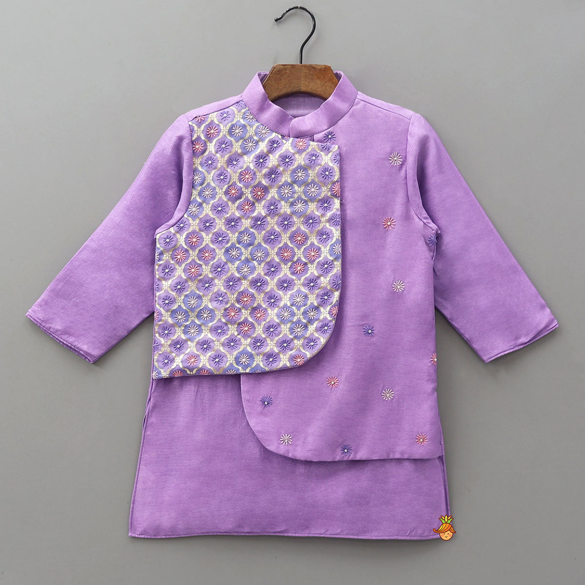 Pre Order: Ethnic Jacket-Style Kurta And Pyjama