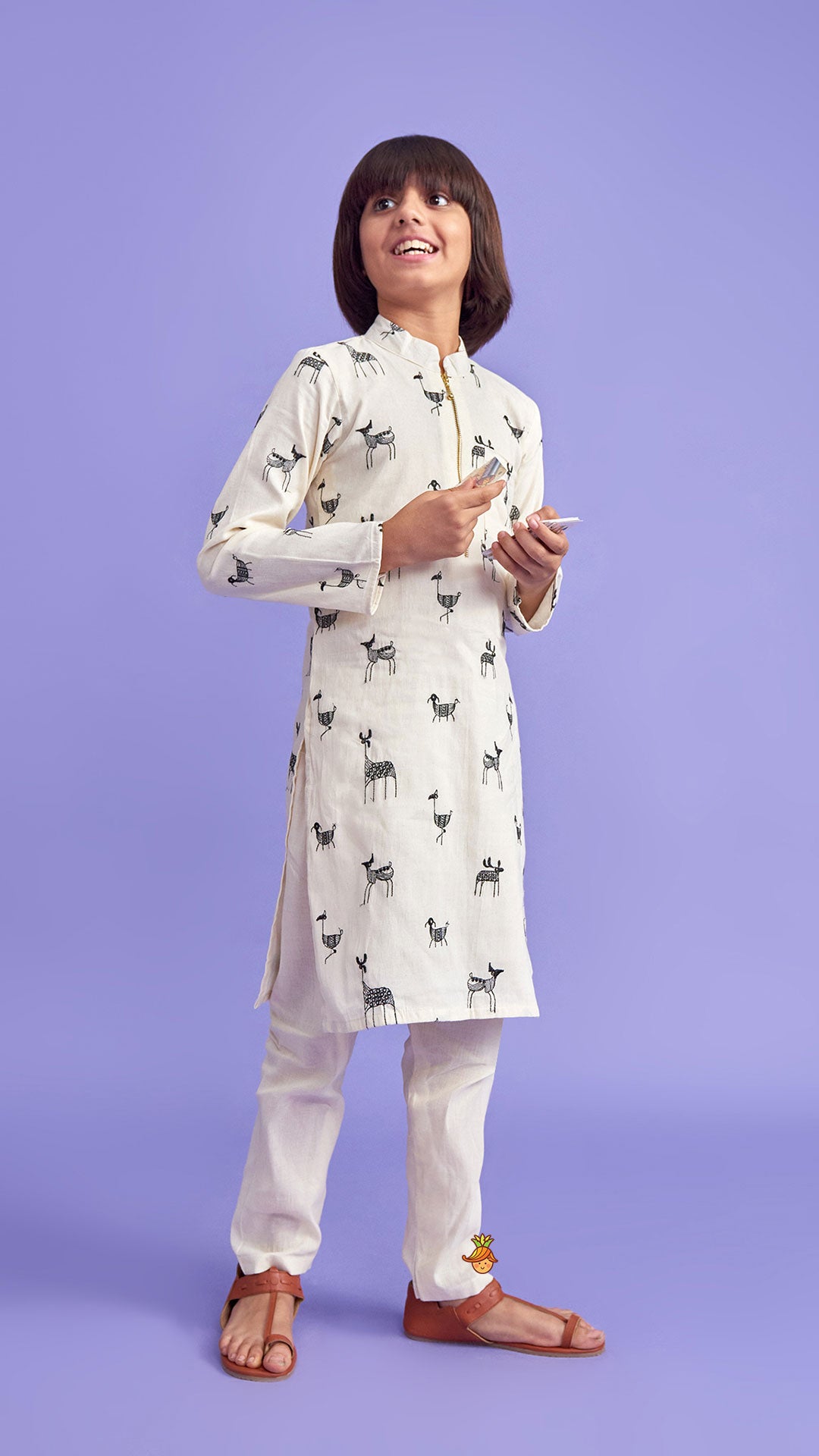 Pre Order: Patch Pocket Detail Embroidered Kurta And Pyjama