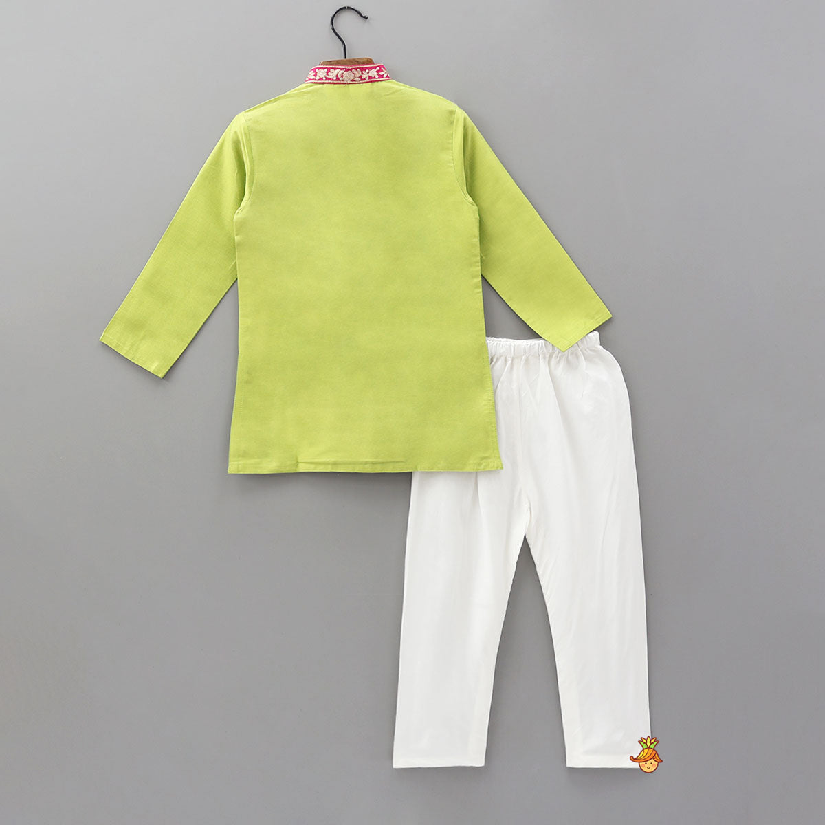 Timeless Zari Embroidered Kurta With Pyjama