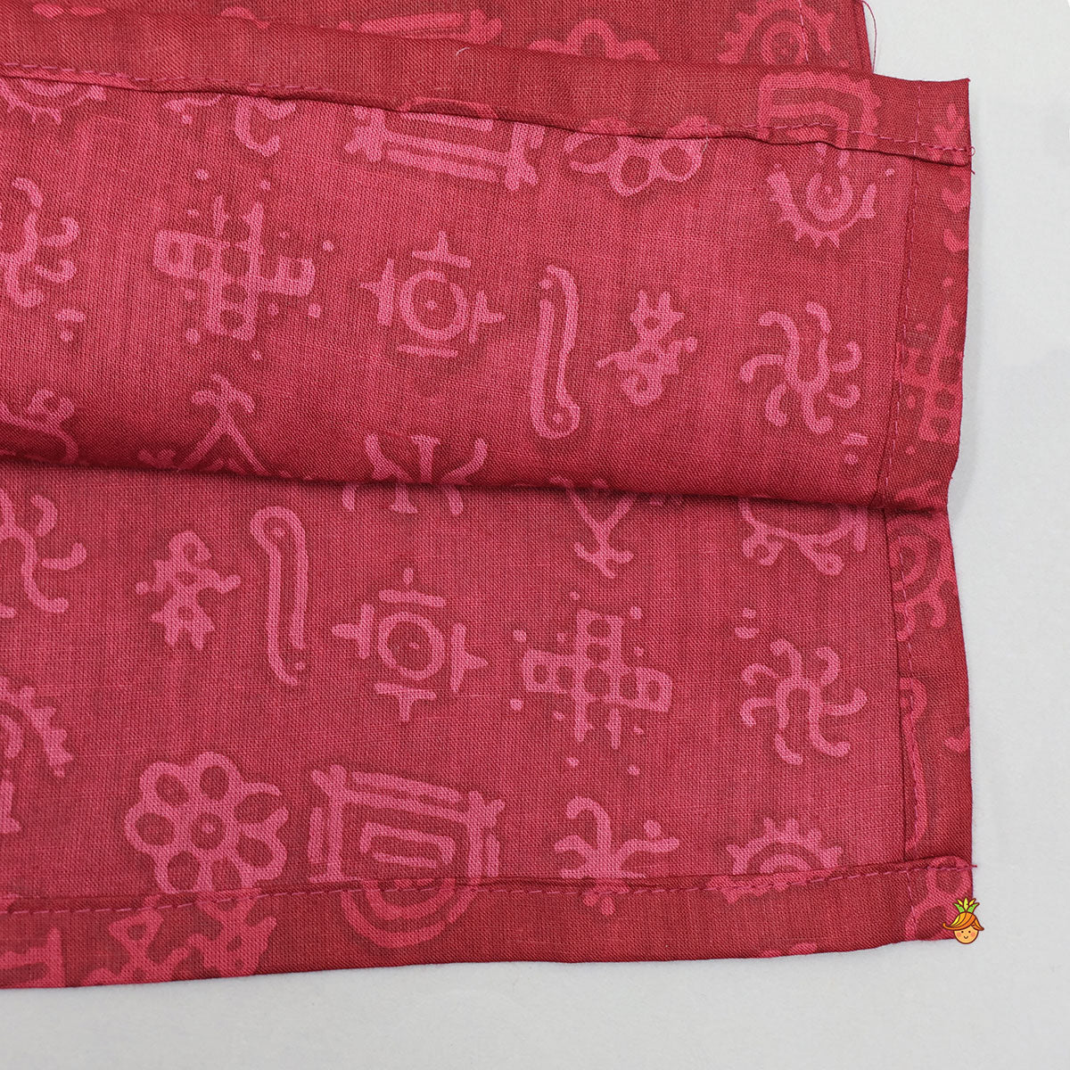 Pre Order: Heart-Shaped Printed Yoke Cotton Kurta With Pyjama