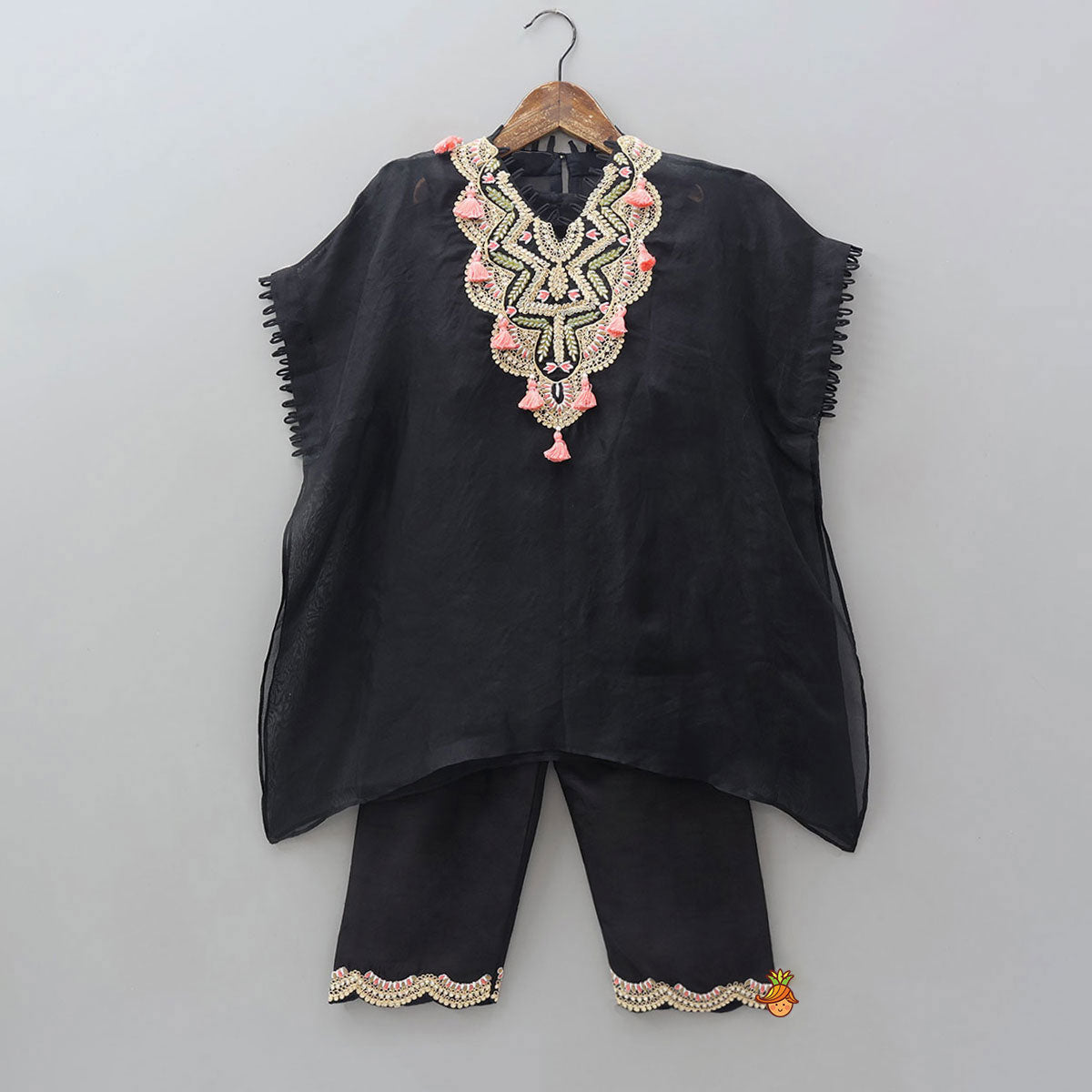 Pre Order: Yoke Embroidered Kaftan-Style Kurti With Inner Top And Matching Pant