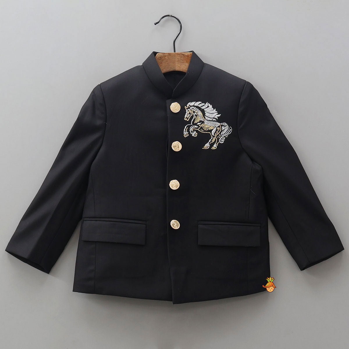 Pre Order: Dual Pocket Detail Elegant Sherwani And Pant