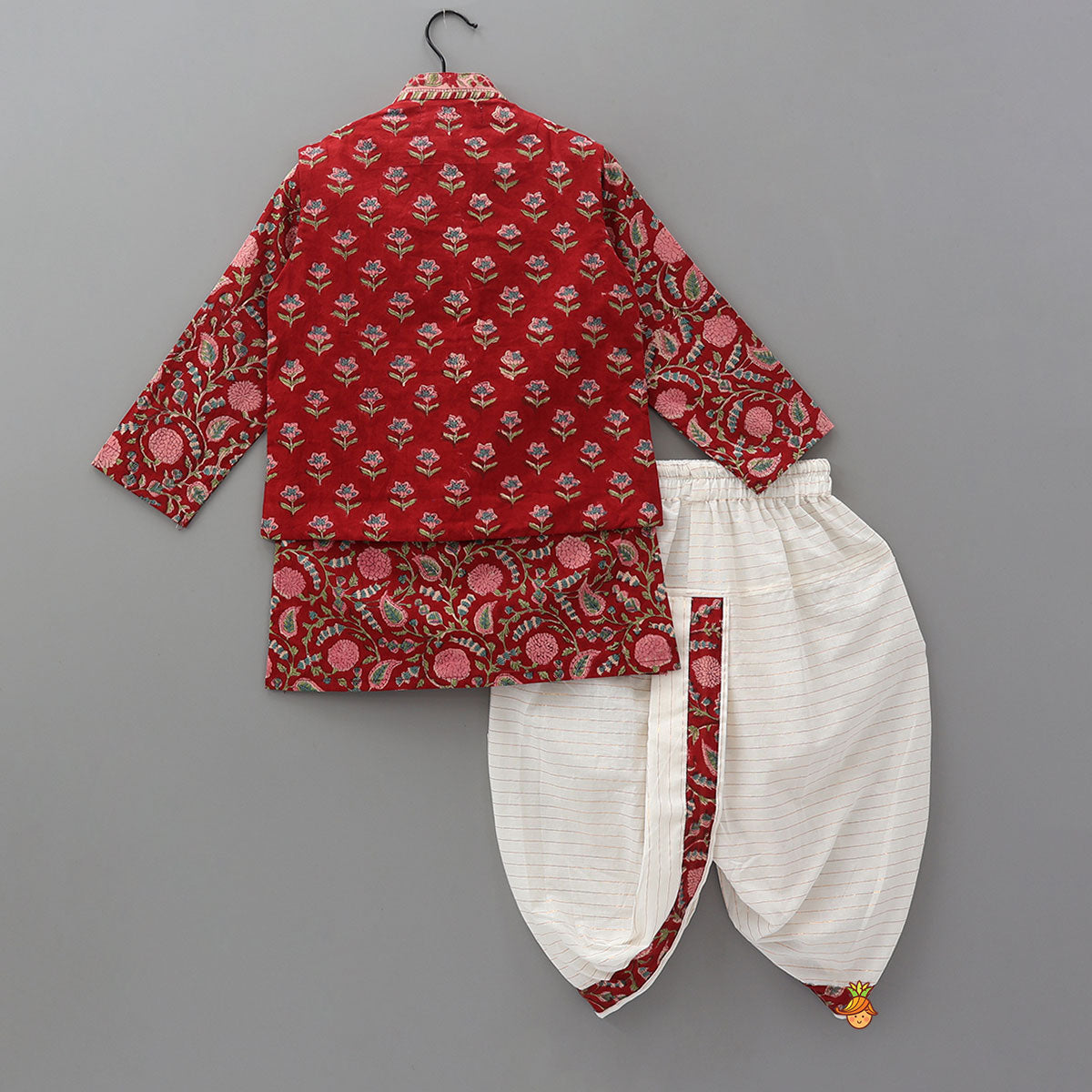 Pre Order: Ethnic Kurta With Loop Buttons Detail Jacket And Dhoti