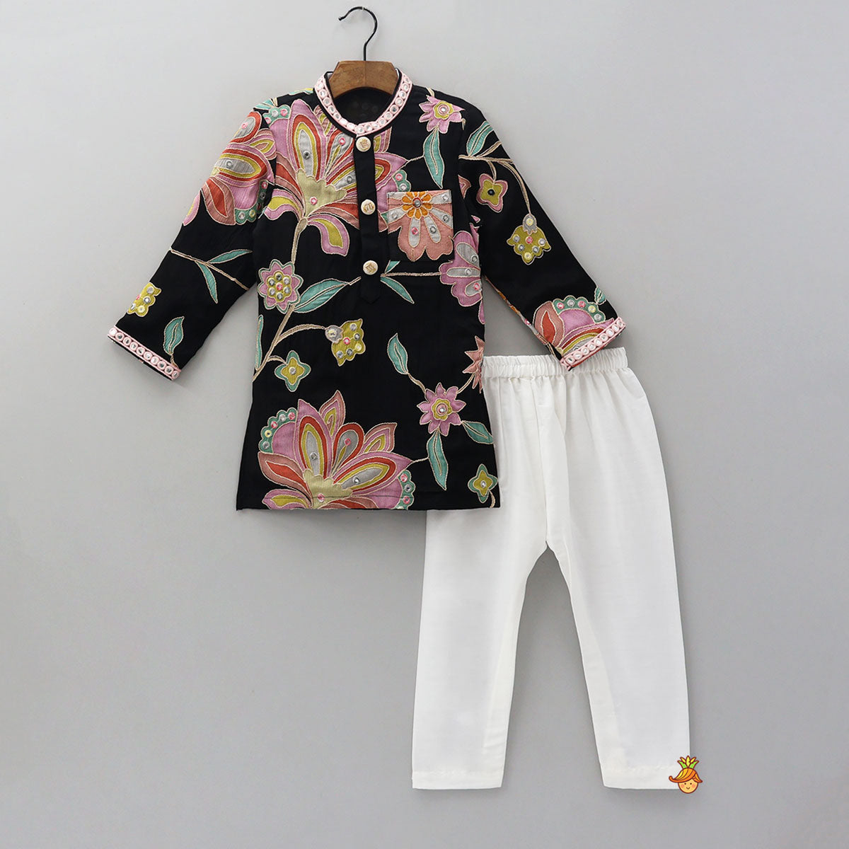 Pre Order: Stylish Floral Kurta With Patch Pocket Detail And Pyjama