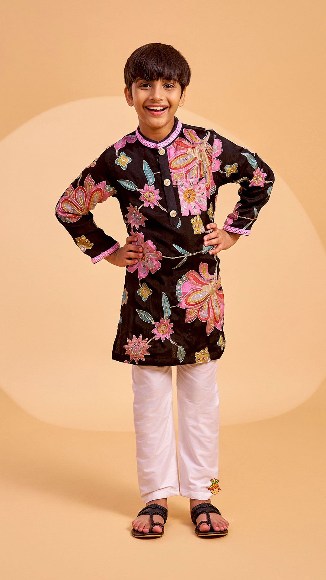 Pre Order: Stylish Floral Kurta With Patch Pocket Detail And Pyjama