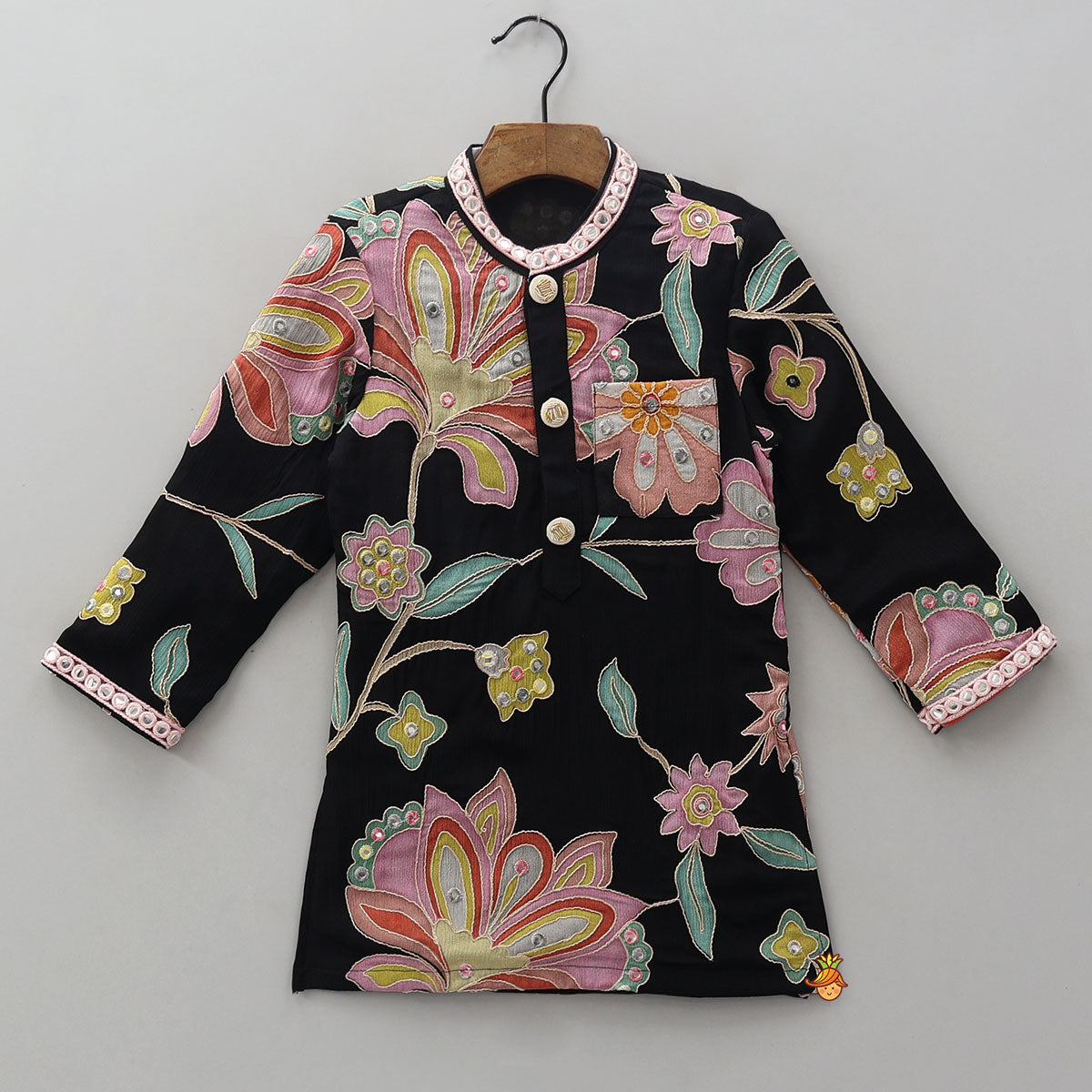 Pre Order: Stylish Floral Kurta With Patch Pocket Detail And Pyjama