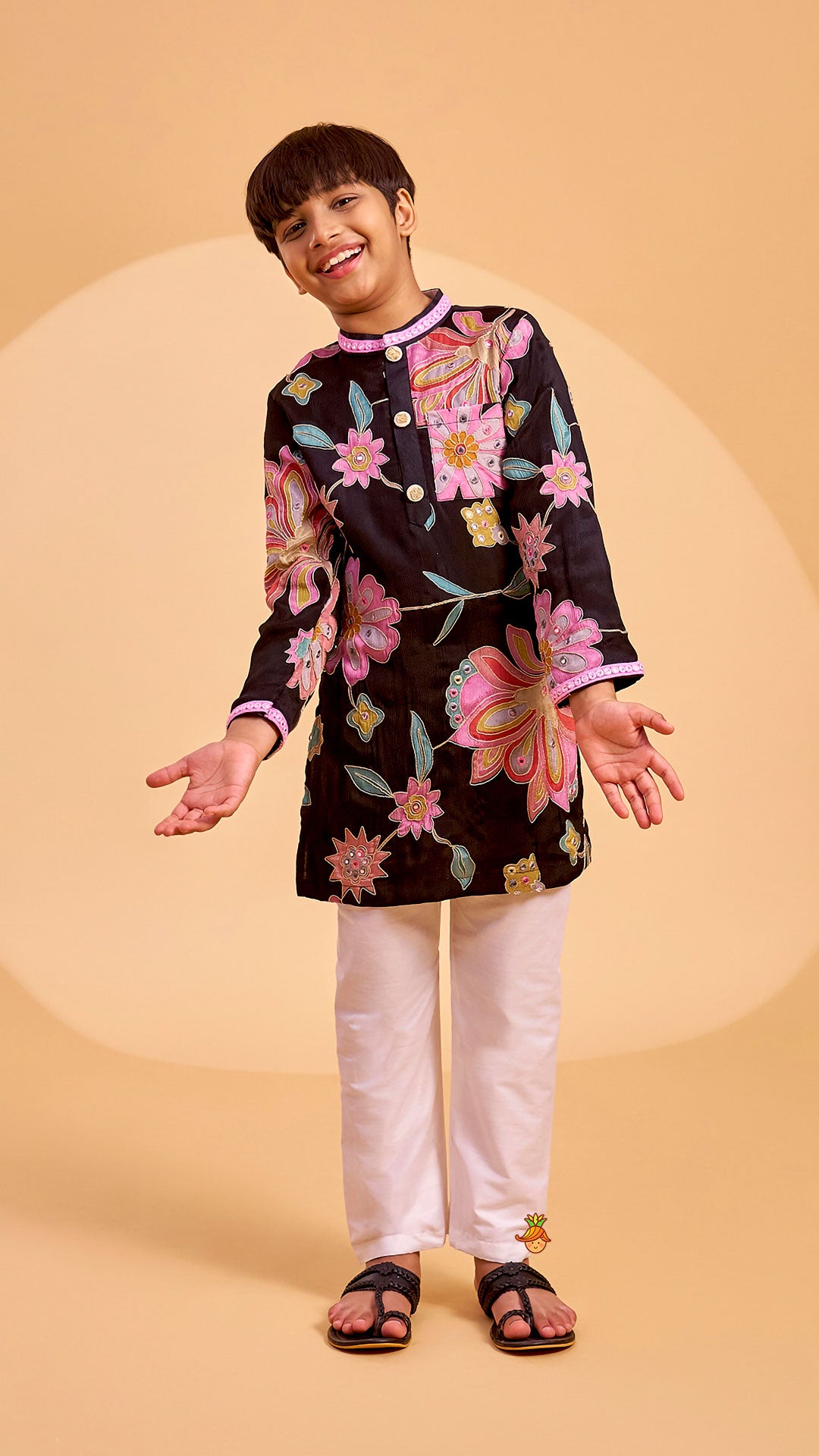 Pre Order: Stylish Floral Kurta With Patch Pocket Detail And Pyjama