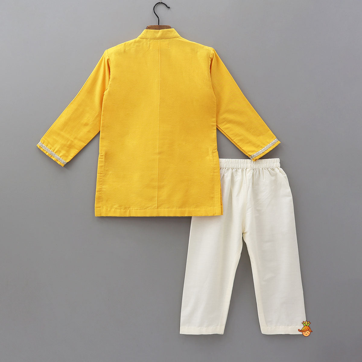 Embroidered Ethnic Kurta With Pyjama