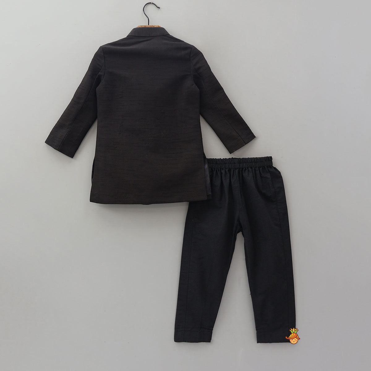 Pre Order: Pocket Detail Sherwani And Pyjama