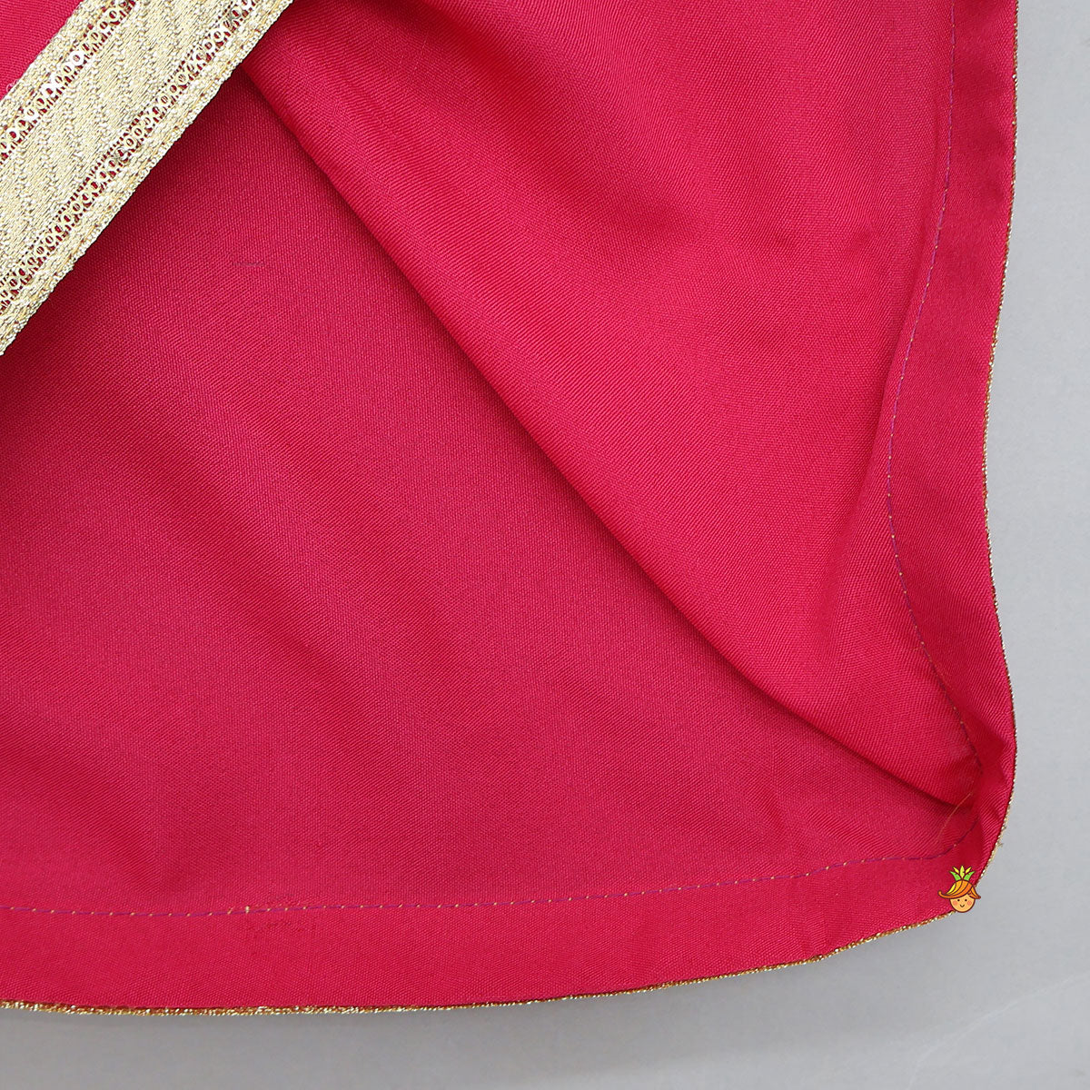 Shimmery Festive Kurta With Lungi, Turban And Accessories Set
