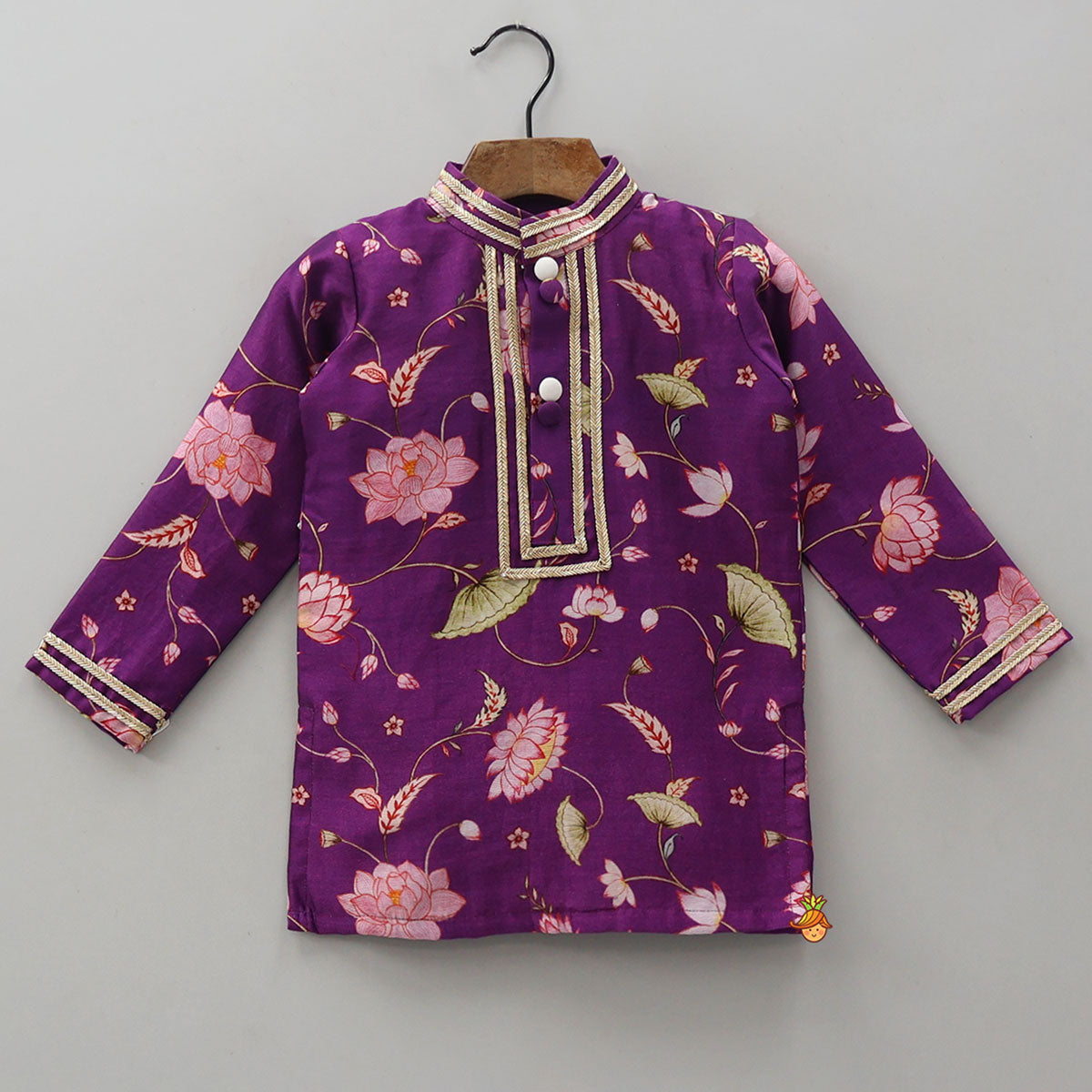 Pre Order: Lace Detailed Ethnic Kurta And Pyjama