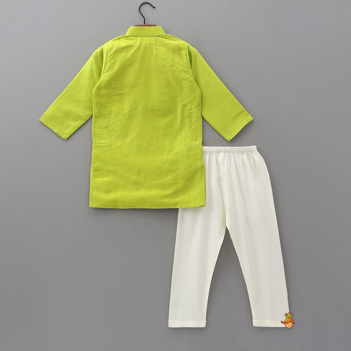 Floral Thread Embroidered Chanderi Kurta With Pyjama
