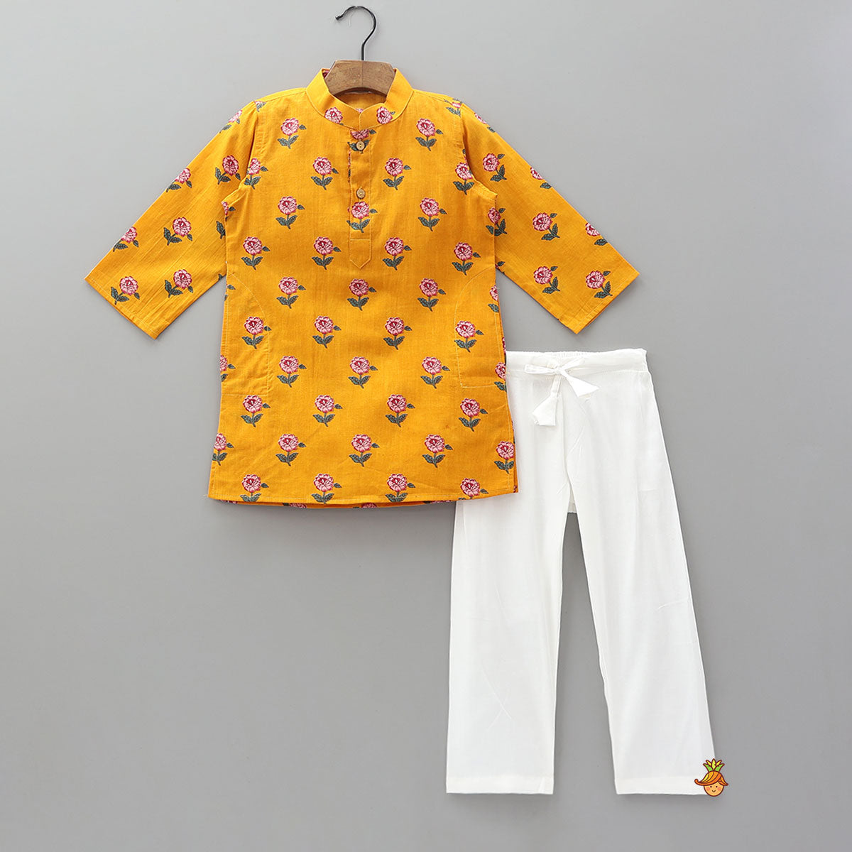 Floral Printed Kurta And Open jacket With Pyjama