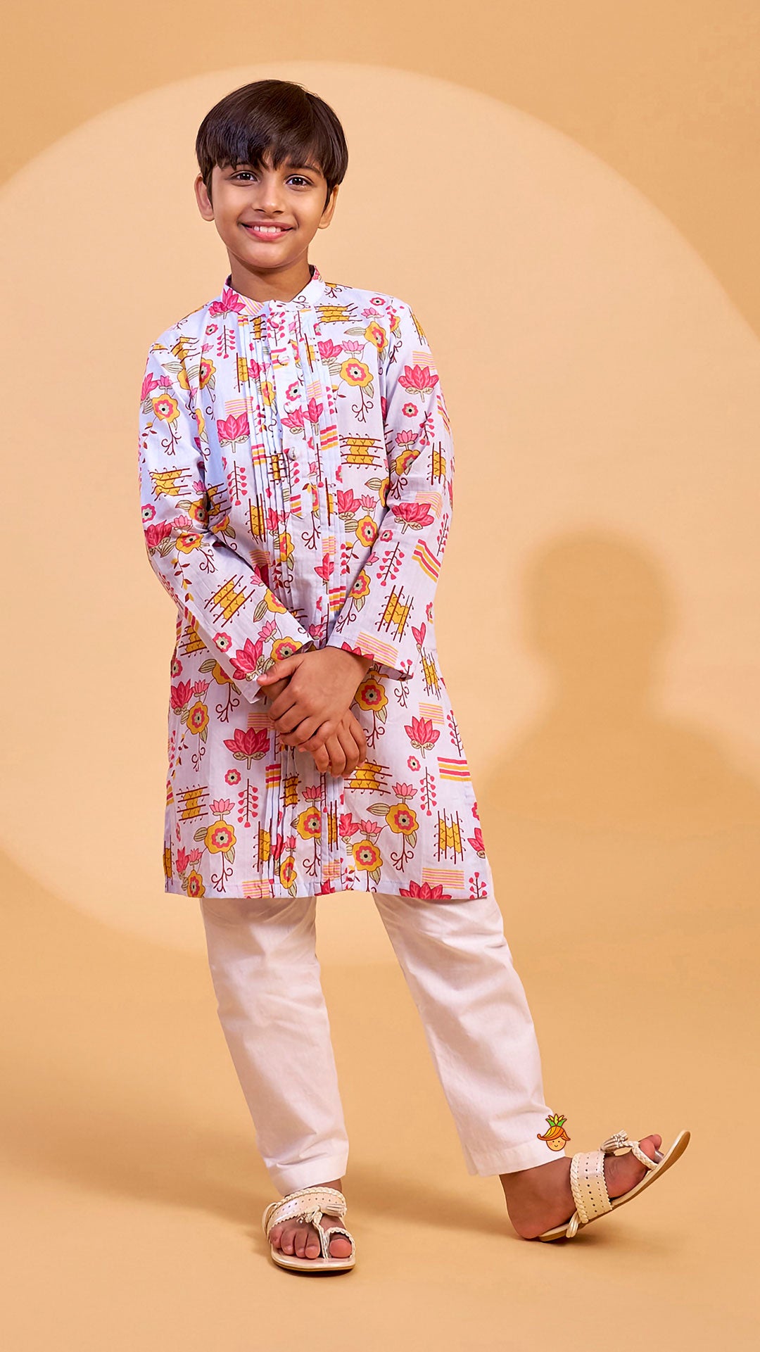Pre Order: Printed Pin Tuck Kurta And Pyjama