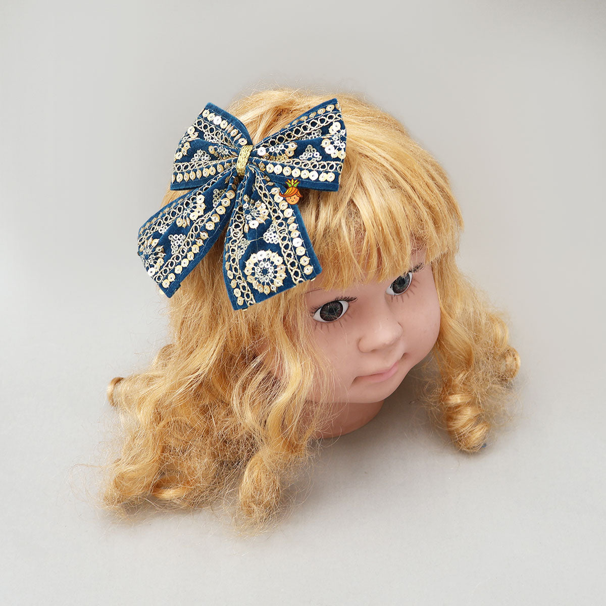 Elegant Sequins Embroidered Velvet Hair Clip