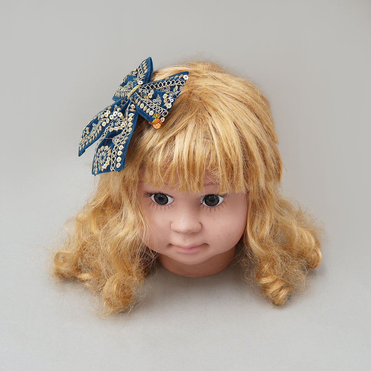 Elegant Sequins Embroidered Velvet Hair Clip