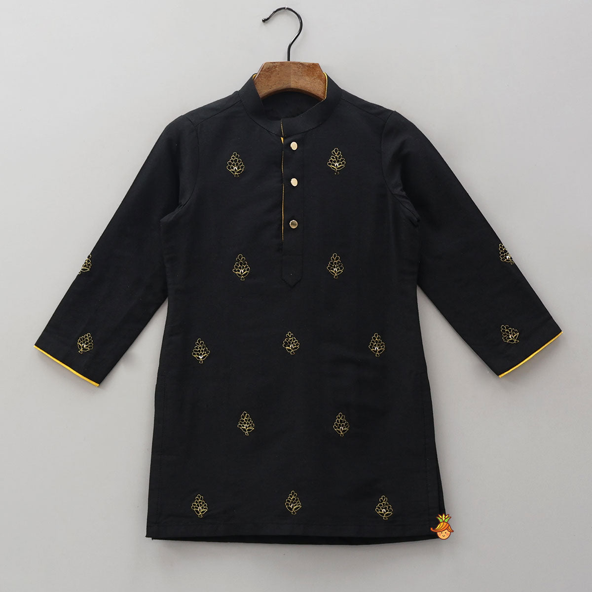 Pre Order: Booti Embroidered Kurta With Contrasting Jacket And Pyjama