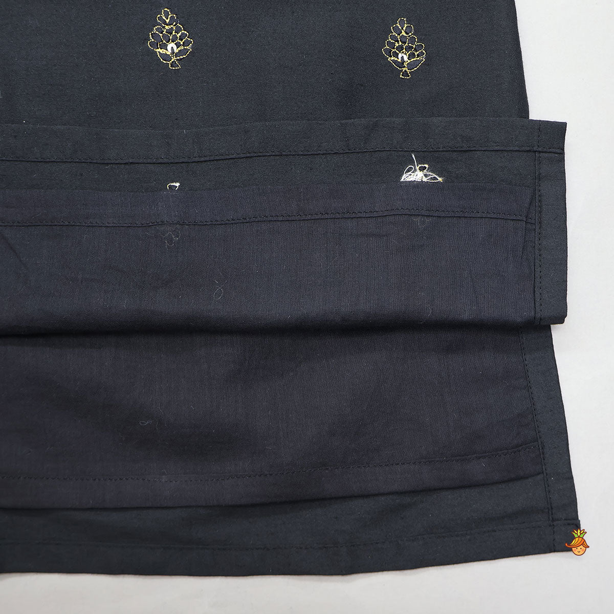 Pre Order: Booti Embroidered Kurta With Contrasting Jacket And Pyjama