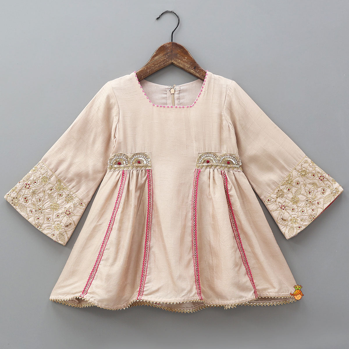 Side Gathered Kurti And Pant With Contrasting Dupatta