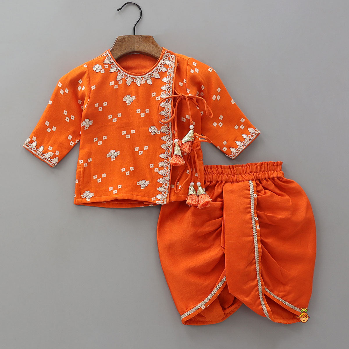 Pre Order: Bandhani Printed Infant Baby Set With Swaddle And Cap