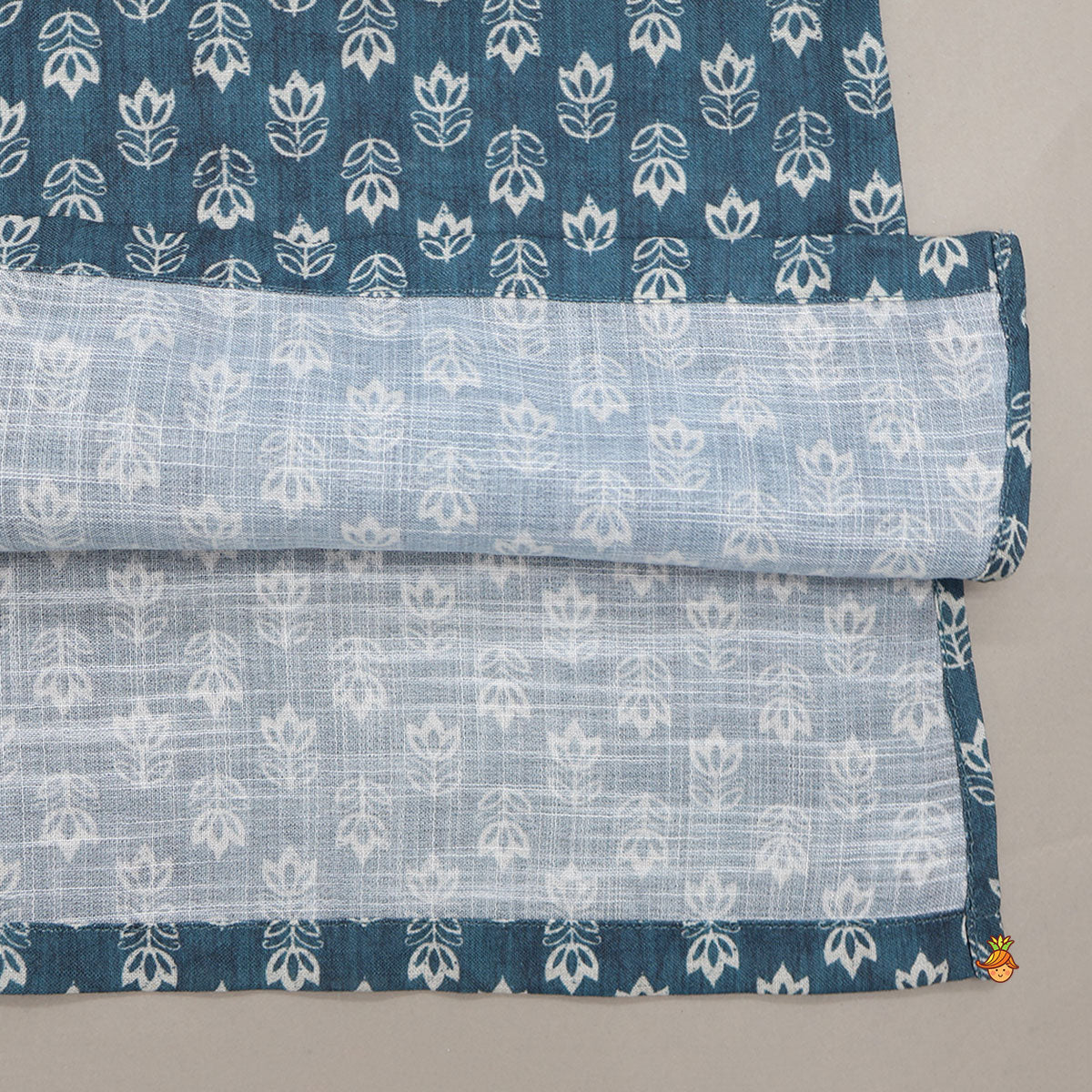 Pocket Detail Ethnic Kurta And Pyjama