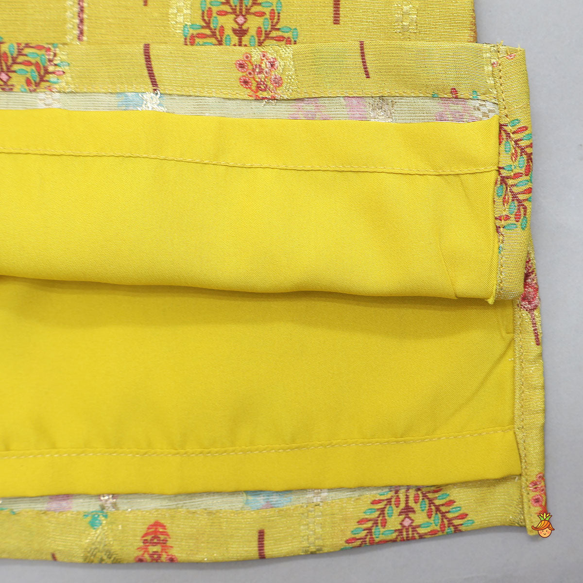 Printed Shimmery Kurta And Pyjama