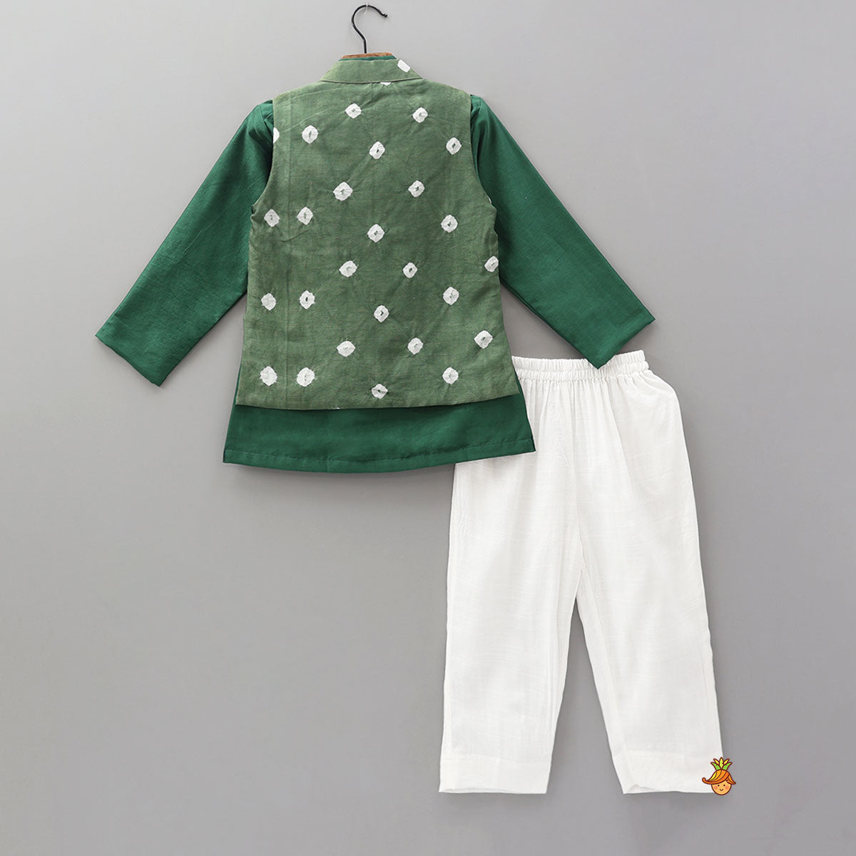 Bandhani Printed Kurta With Jacket And Pyjama