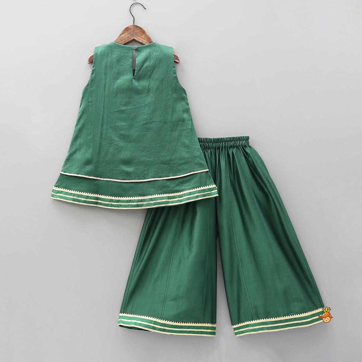 Sleeveless Geometric Panel Kurta Set With Palazzo And Dupatta