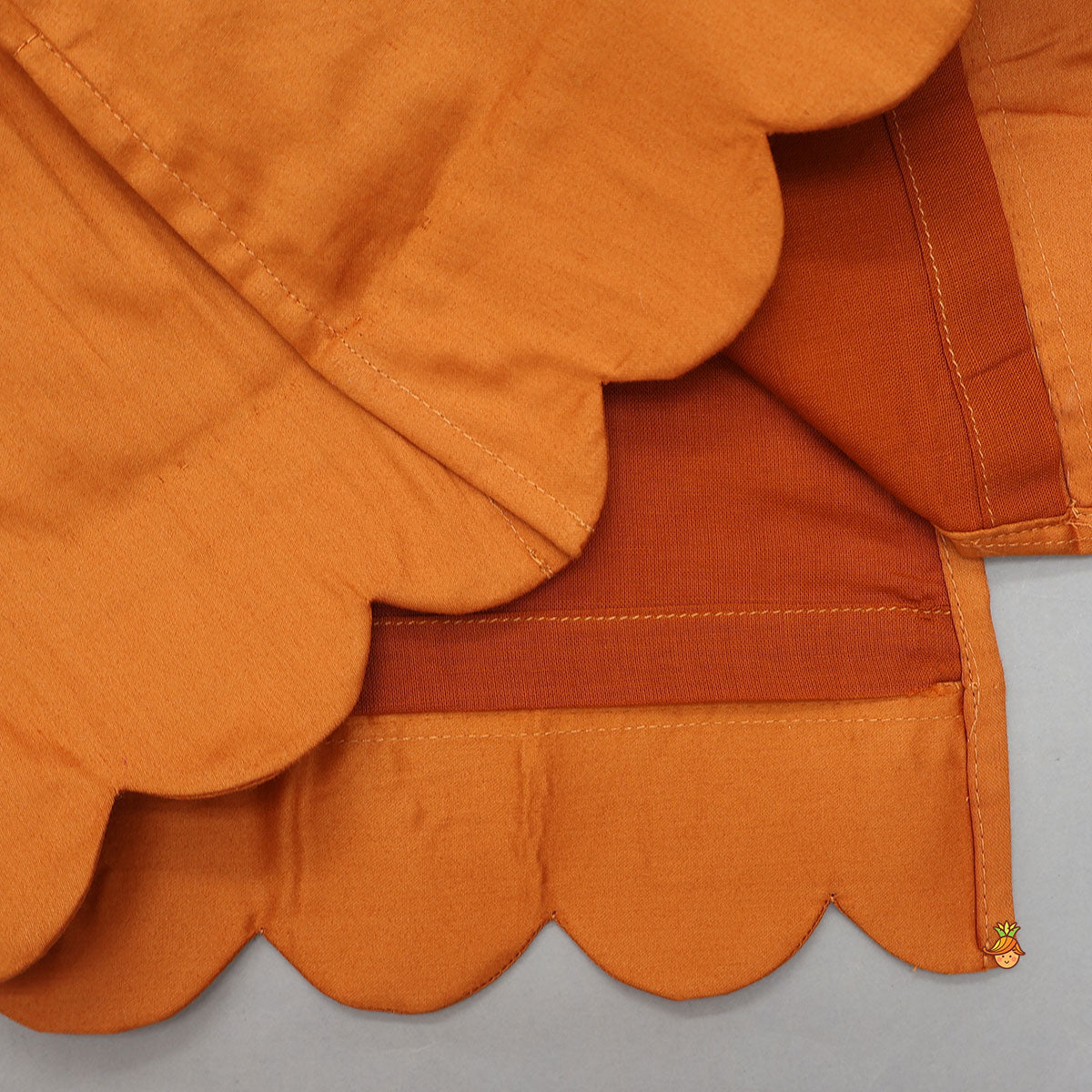 Scalloped Hem Cotton Kurti And Pant