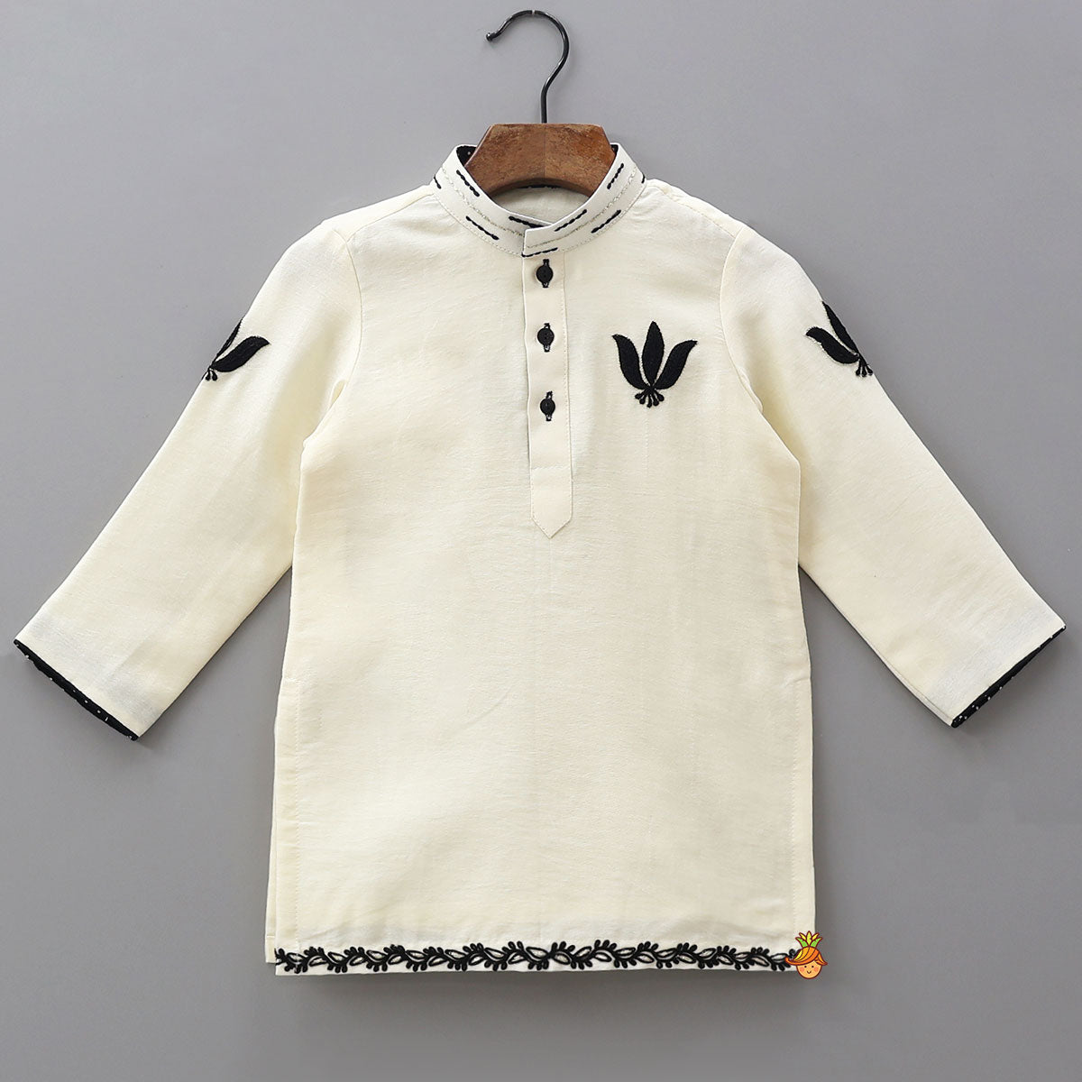 Pre Order: Ethnic Kurta And Salwar With Contrasting Stole