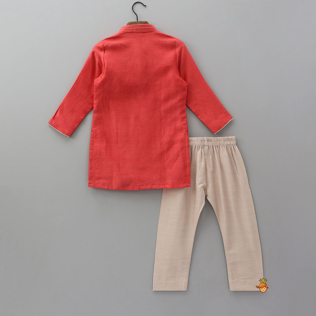 Pre Order: Bird Motif Thread Embroidered Kurta And Pyjama