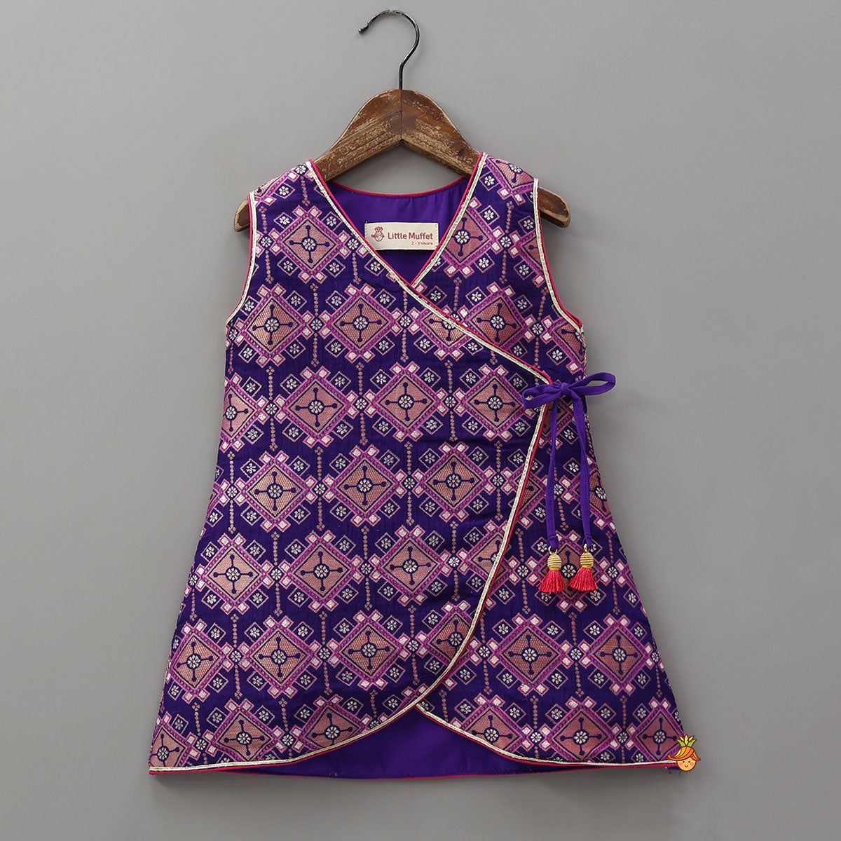 Front Tie Up Kurti And Contrasting Dhoti