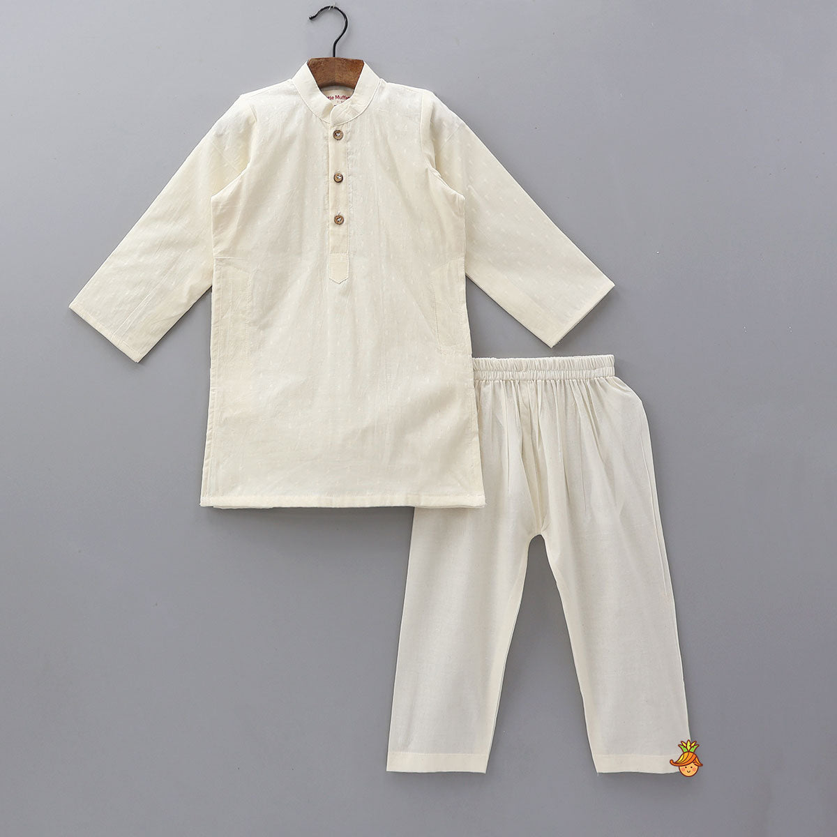Pre Order: Pocket Detail Kurta With Contrasting Jacket And Pyjama
