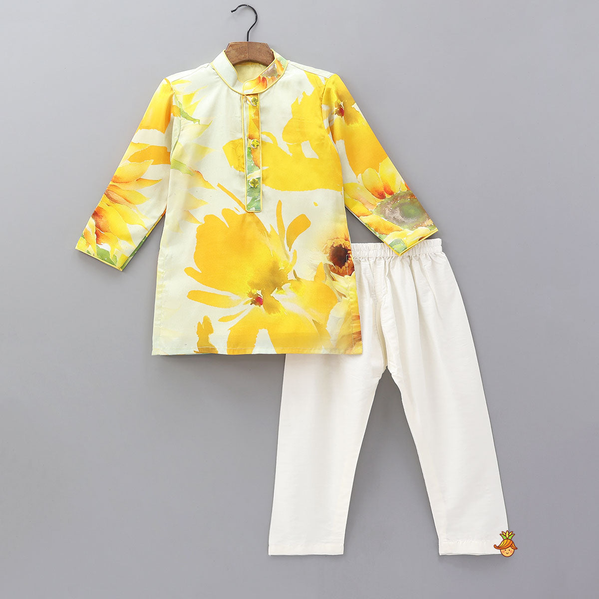 Floral Printed Sheen Kurta And Pyjama
