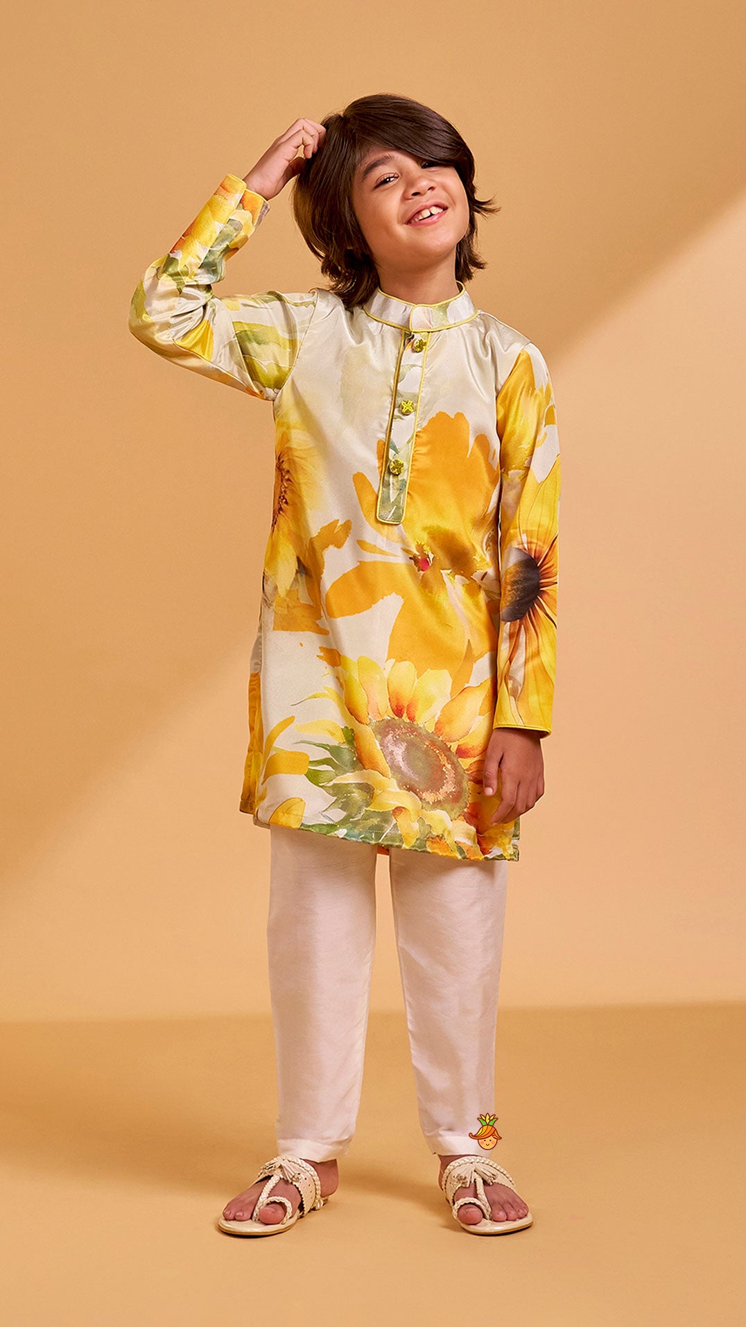 Floral Printed Sheen Kurta And Pyjama