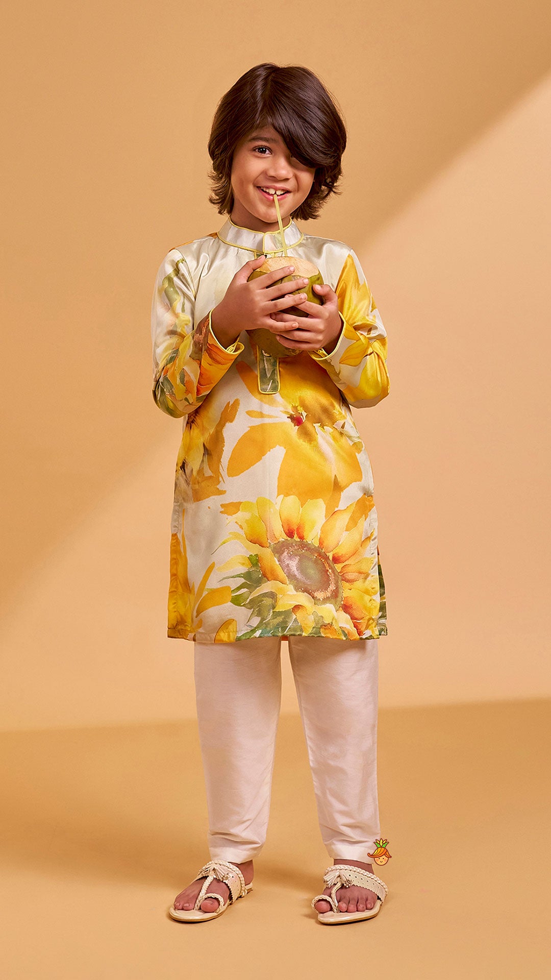 Floral Printed Sheen Kurta And Pyjama