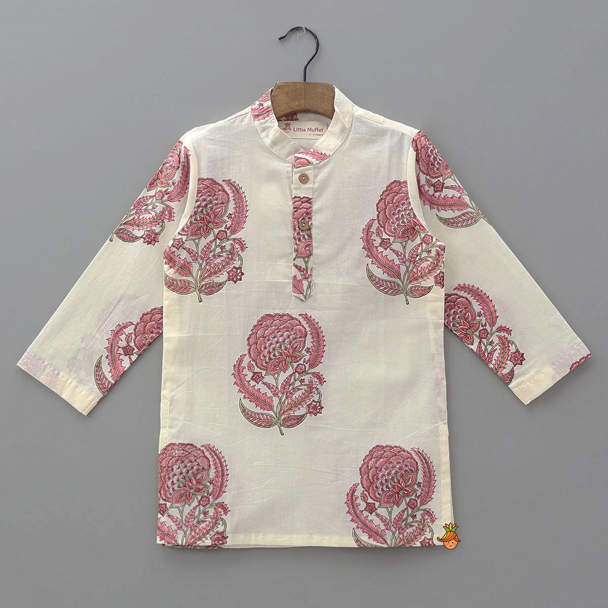 Pre Order: Ethnic Kurta And Chevron Printed Jacket With Matching Dhoti