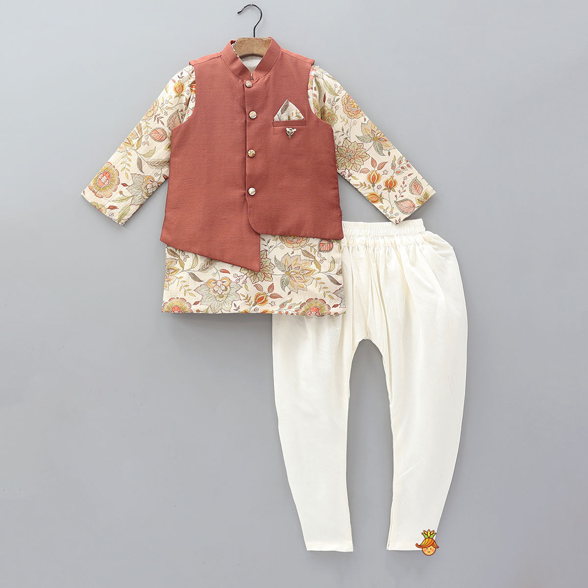 Pre Order: Printed Kurta With Asymmetric Jacket And Churidar